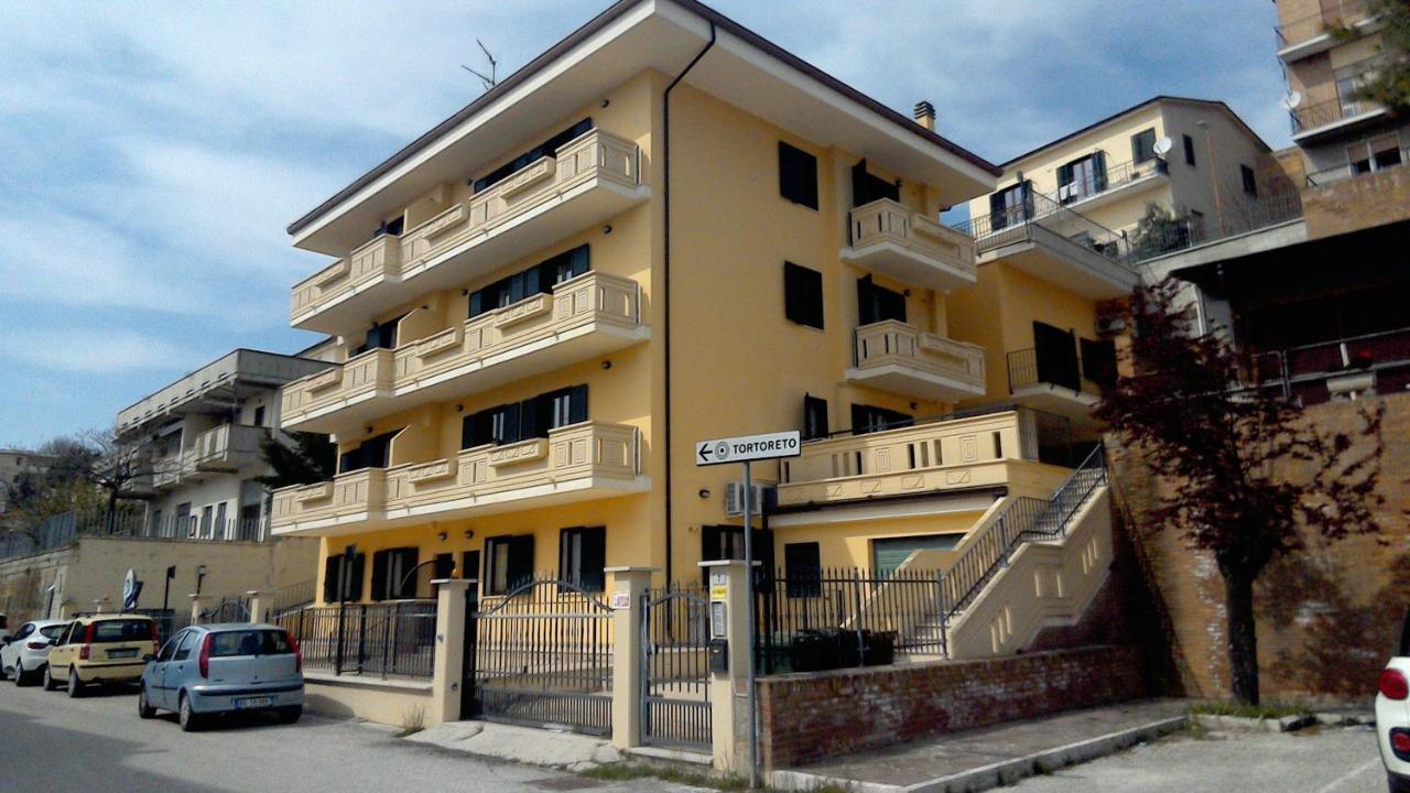 Verde Mare "Appartamenti Per Vacanze" Tortoreto Exterior photo